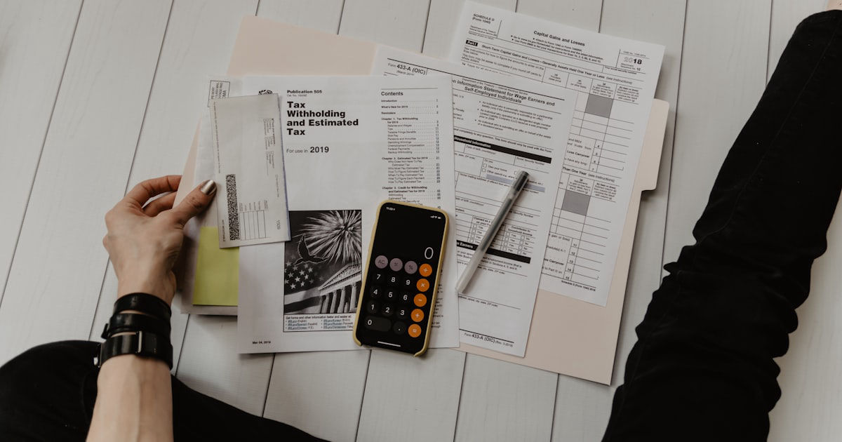 Pagina web economica profesional en Colombia: que debe incluir para no salir cara